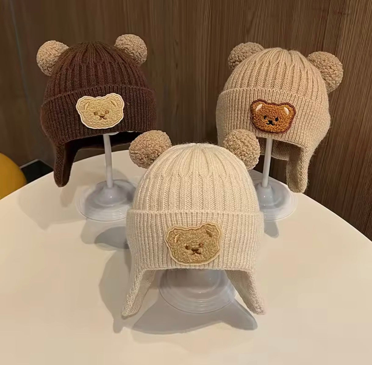 Gorro com bordado de ursinho