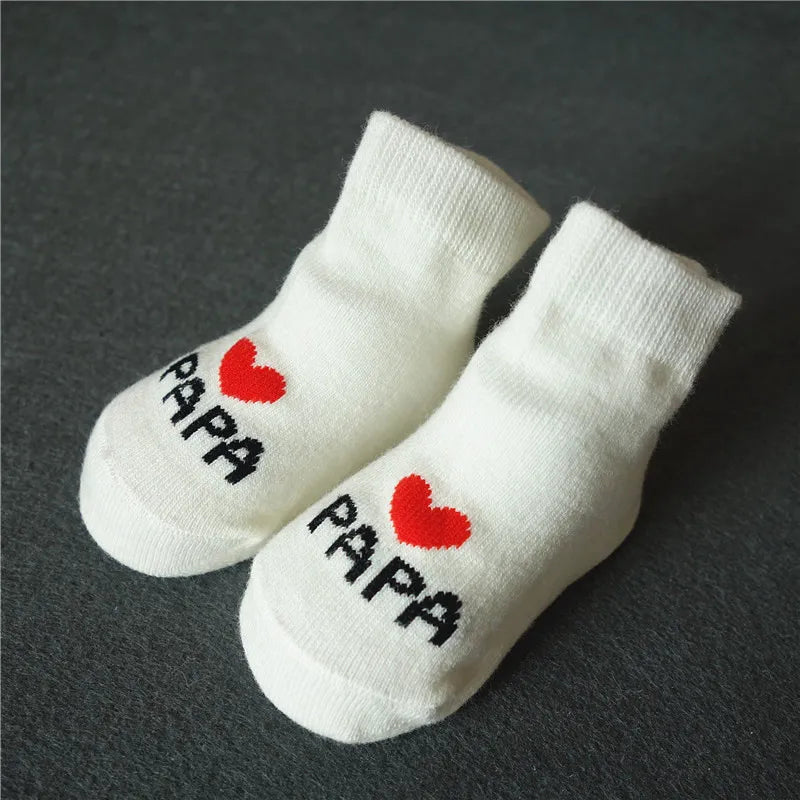 2Pairs Newborn Baby Girls Boys Socks White Cute Love MAMA PAPA Bebe Cotton Socks Gift Toddler Crew Socks Pack Design